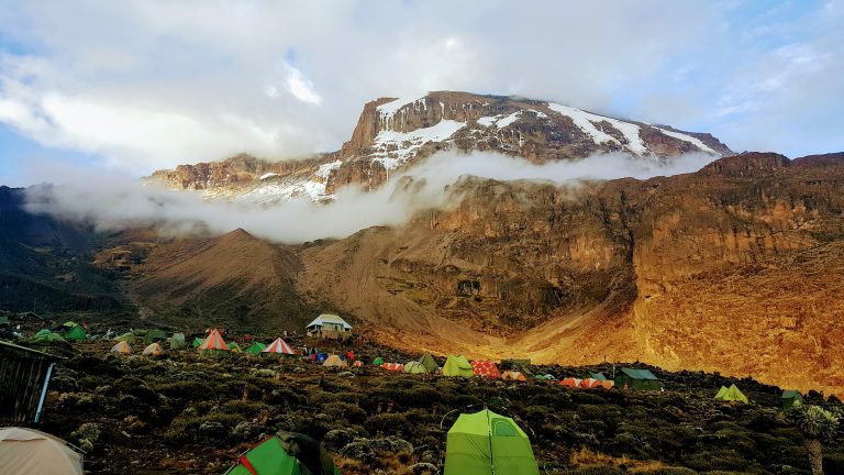 Camping während der Kilimandscharo Besteigung